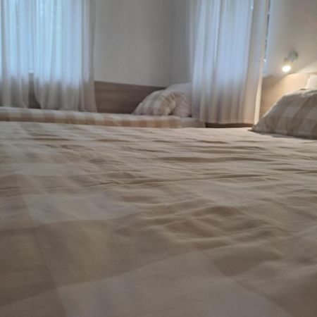Guesthouse Andrea Poljanak Eksteriør bilde