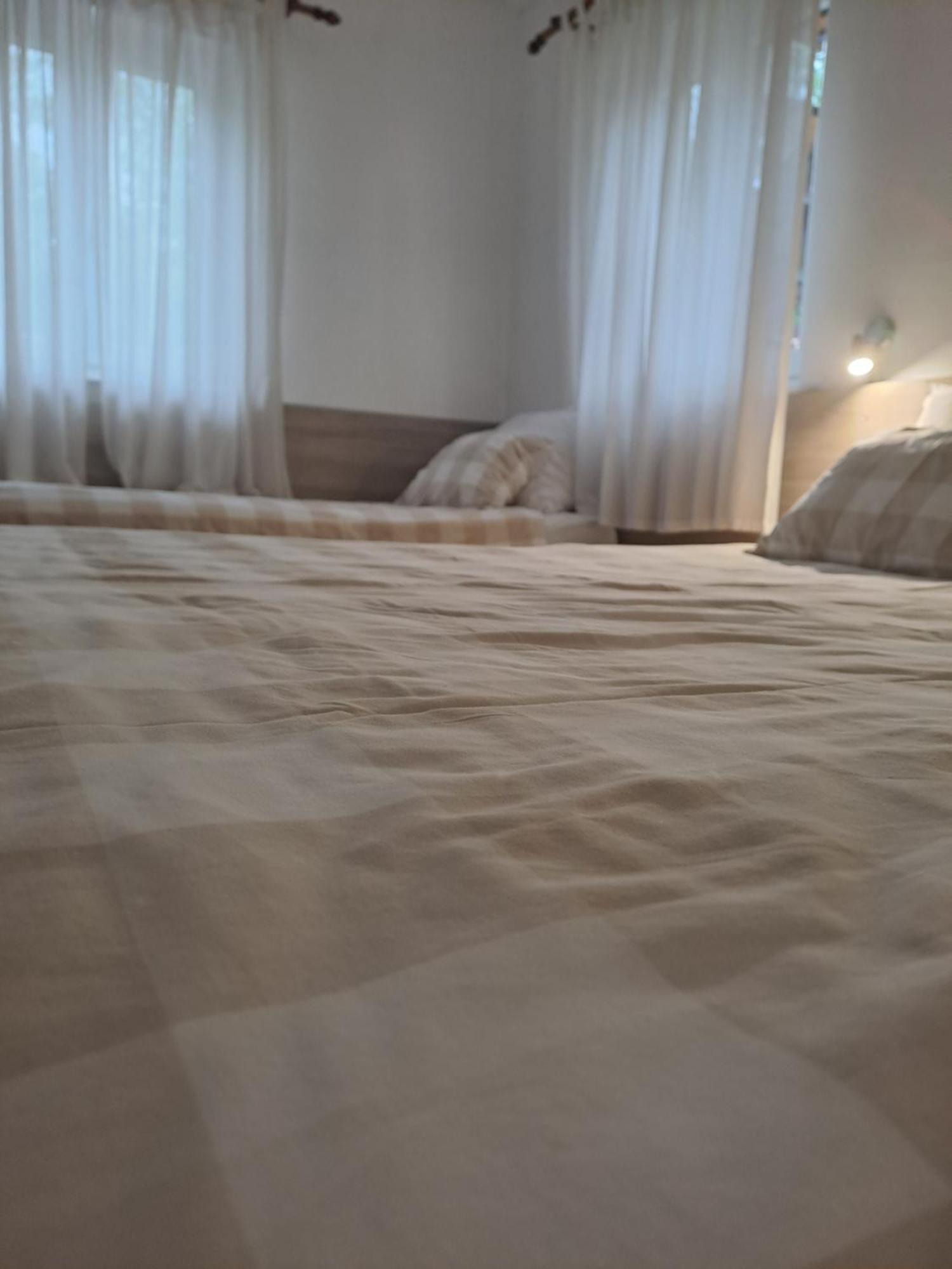 Guesthouse Andrea Poljanak Eksteriør bilde