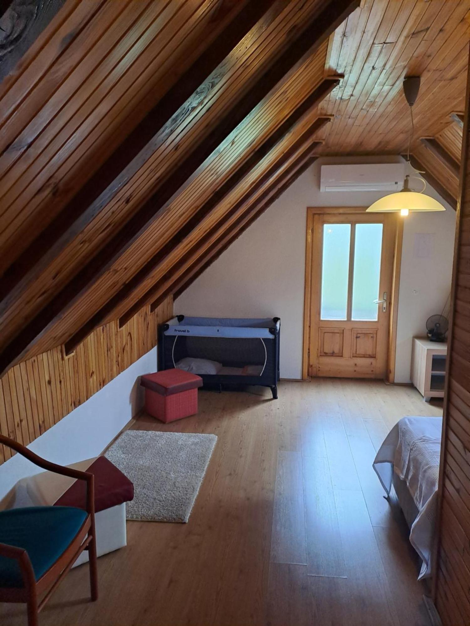 Guesthouse Andrea Poljanak Eksteriør bilde