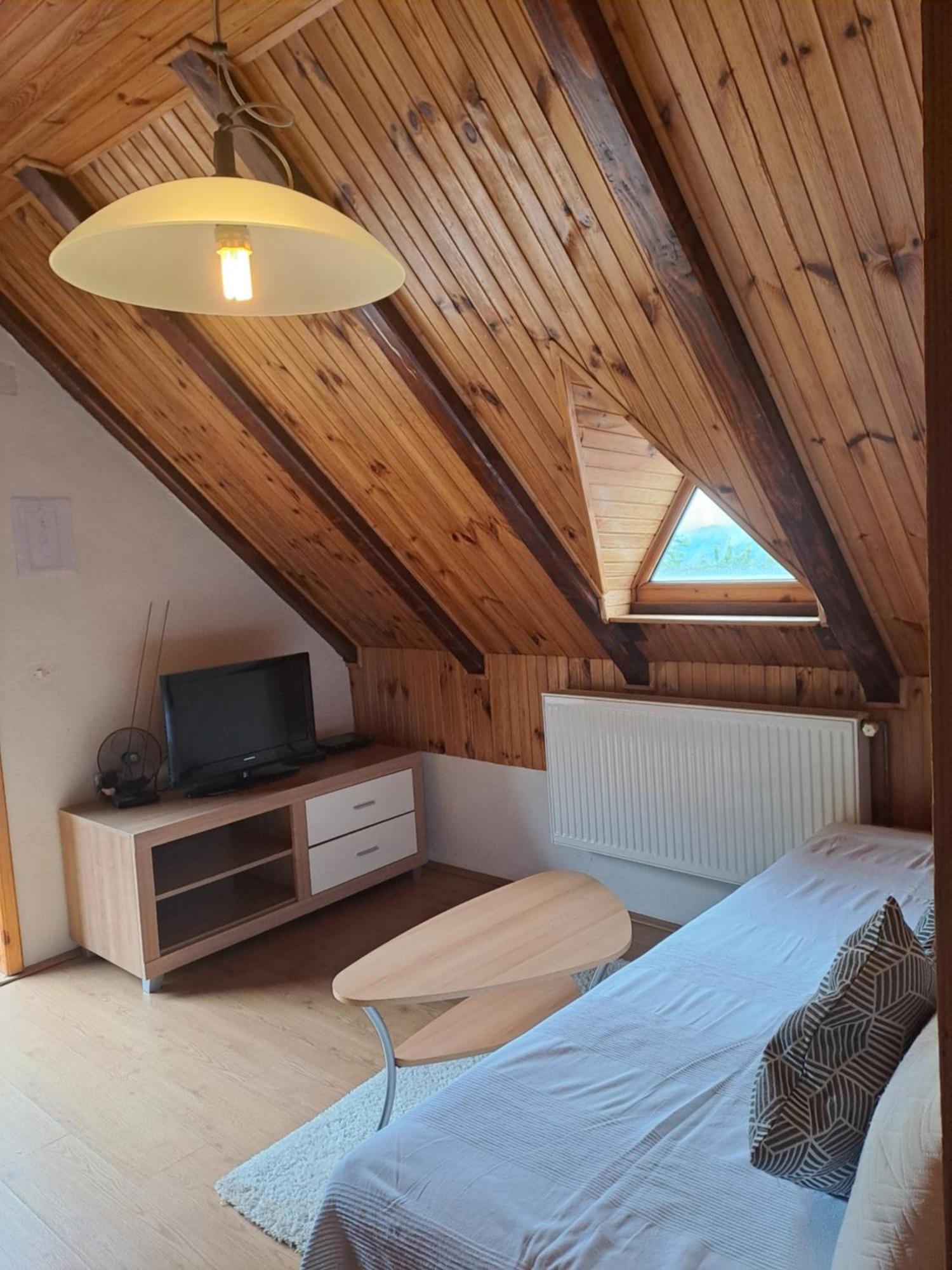 Guesthouse Andrea Poljanak Eksteriør bilde