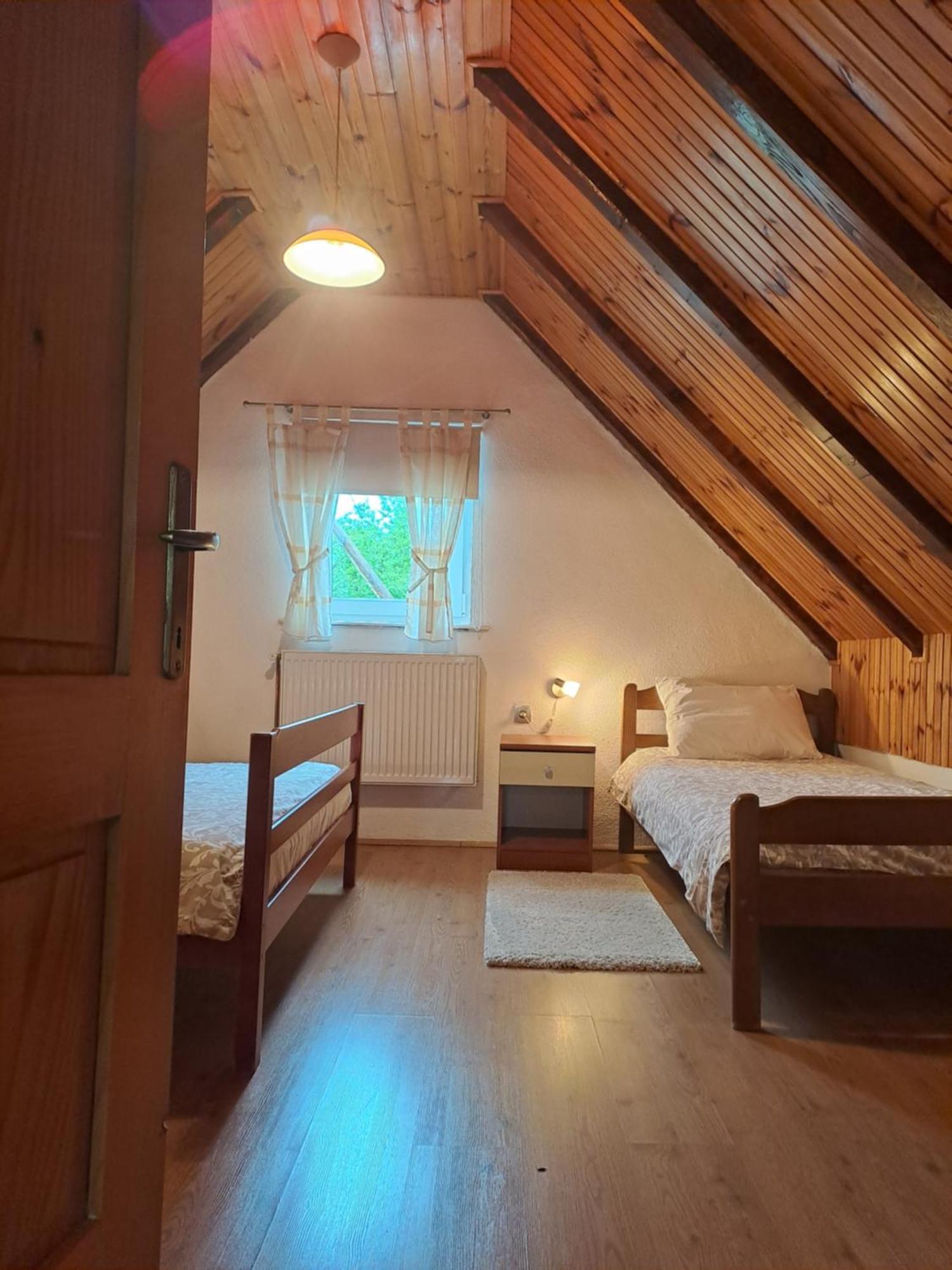Guesthouse Andrea Poljanak Eksteriør bilde