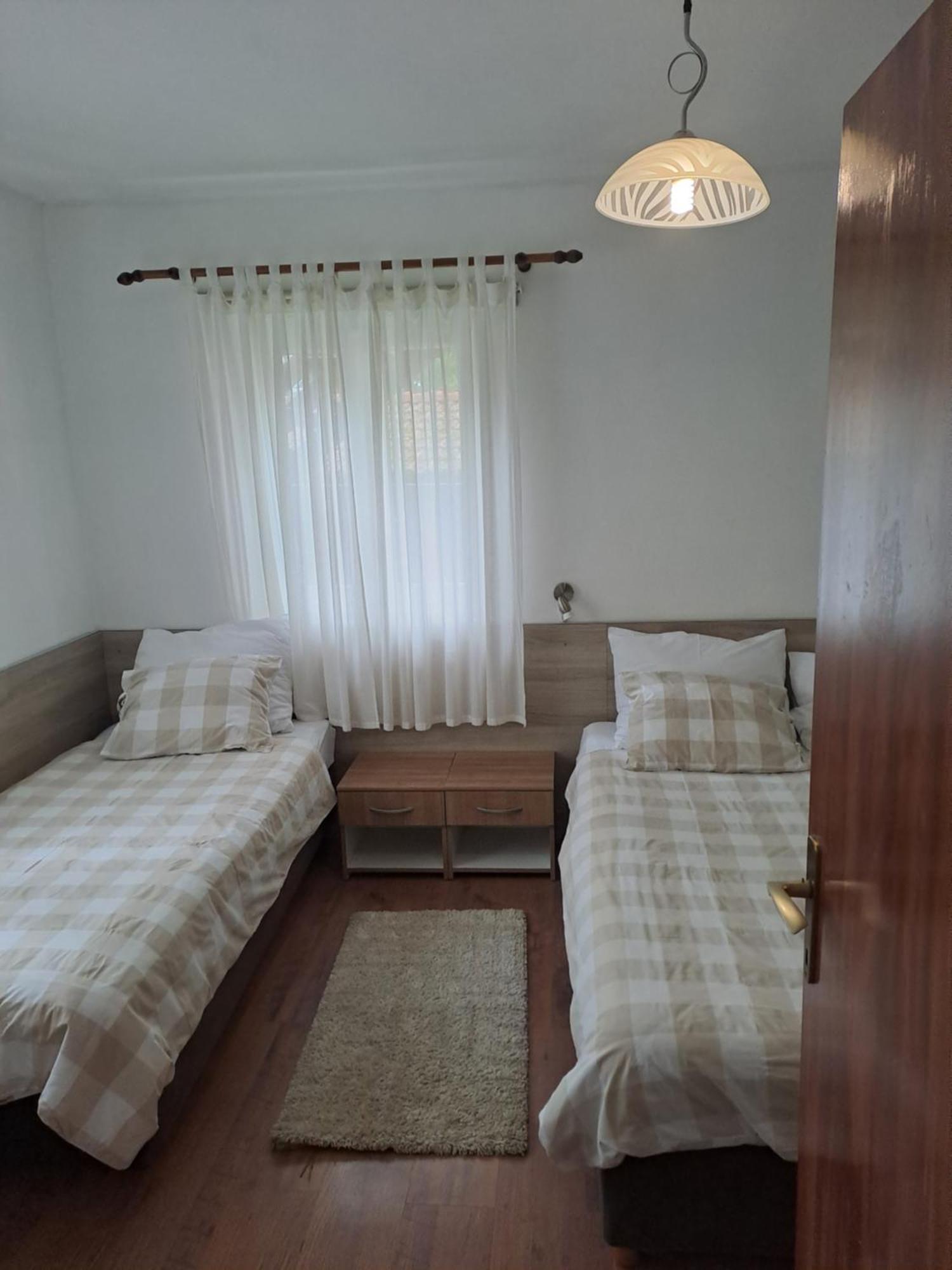 Guesthouse Andrea Poljanak Eksteriør bilde