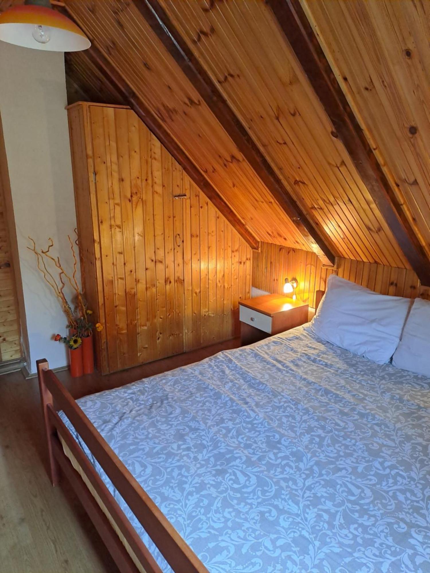 Guesthouse Andrea Poljanak Eksteriør bilde